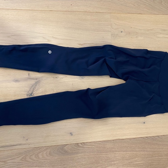 Navy blue lulu lemon leggings size 4 - Picture 2 of 4